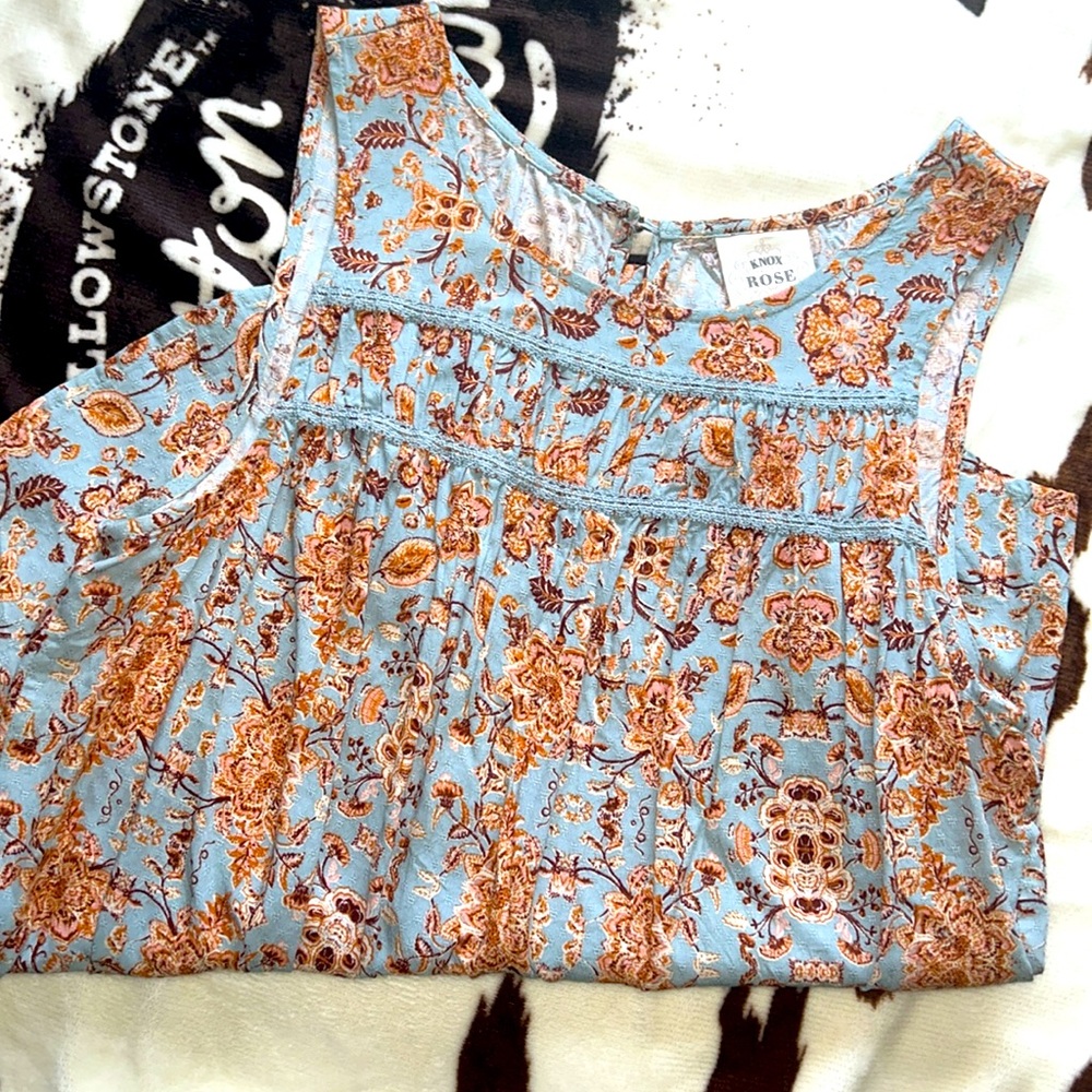 Knox Rose top